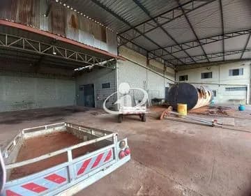 Galpão para alugar no Custodio Pereira imagem 1