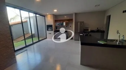 Casa para alugar no Aclimacao imagem 1