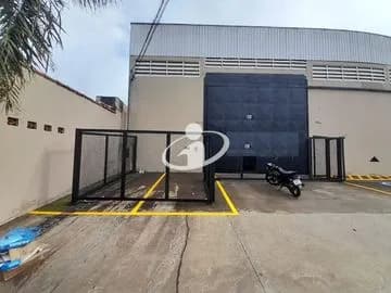 Galpão para alugar no Custodio Pereira imagem 1