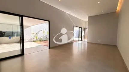 Casa Residencial para vender no Jardim Karaiba imagem 1