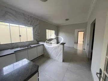 Casa Residencial para vender no Segismundo Pereira imagem 1