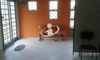 Casa Com Comercio para vender no Jardim Ipanema imagem 1