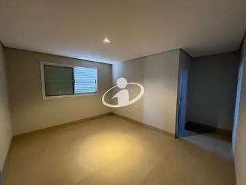 Casa Residencial para vender no Vigilato Pereira imagem 1