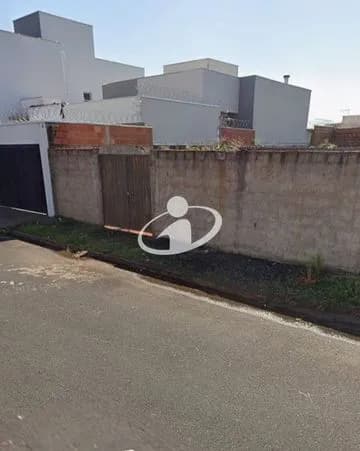 Terreno para vender no Novo Mundo imagem 1