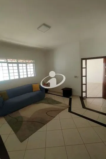 Casa Residencial para vender no Vigilato Pereira imagem 1