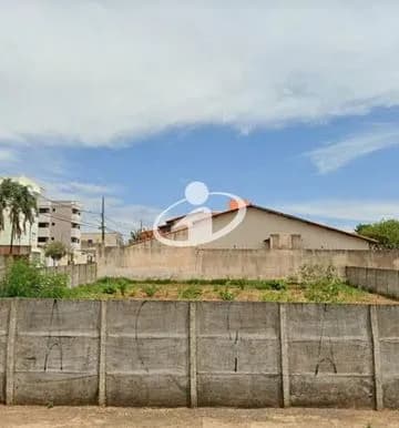 Terreno para vender no Santa Monica imagem 1
