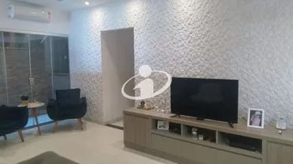 Casa Residencial para vender no Custodio Pereira imagem 1